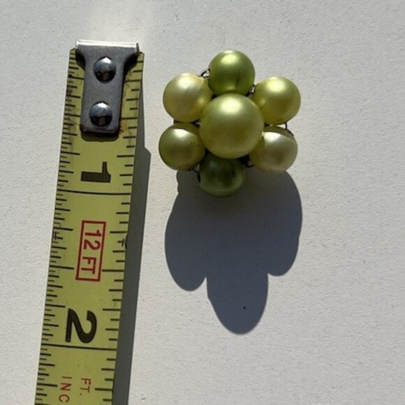 Vintage Clip On Earrings Cluster Green Leaves Round Beaded Hong Kong Soft 1" - Picture 4 of 12